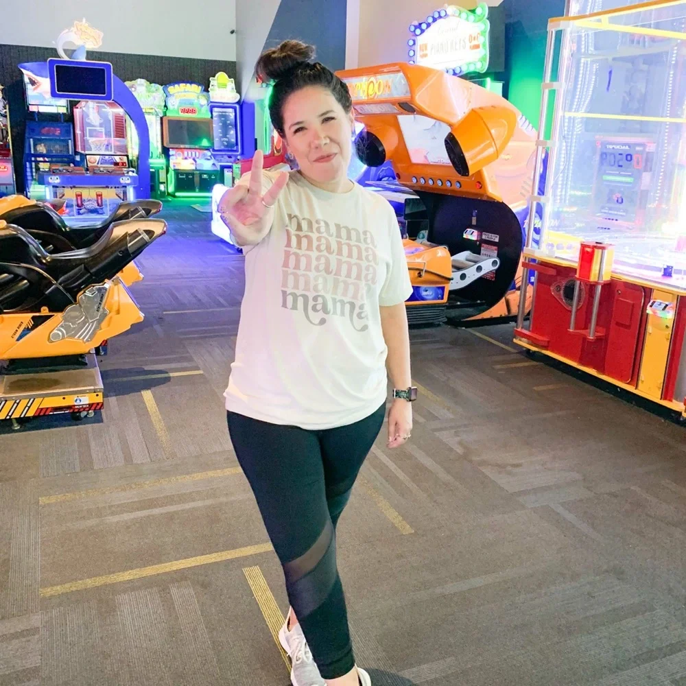 “High five mama tee” - Picture 2 of 4